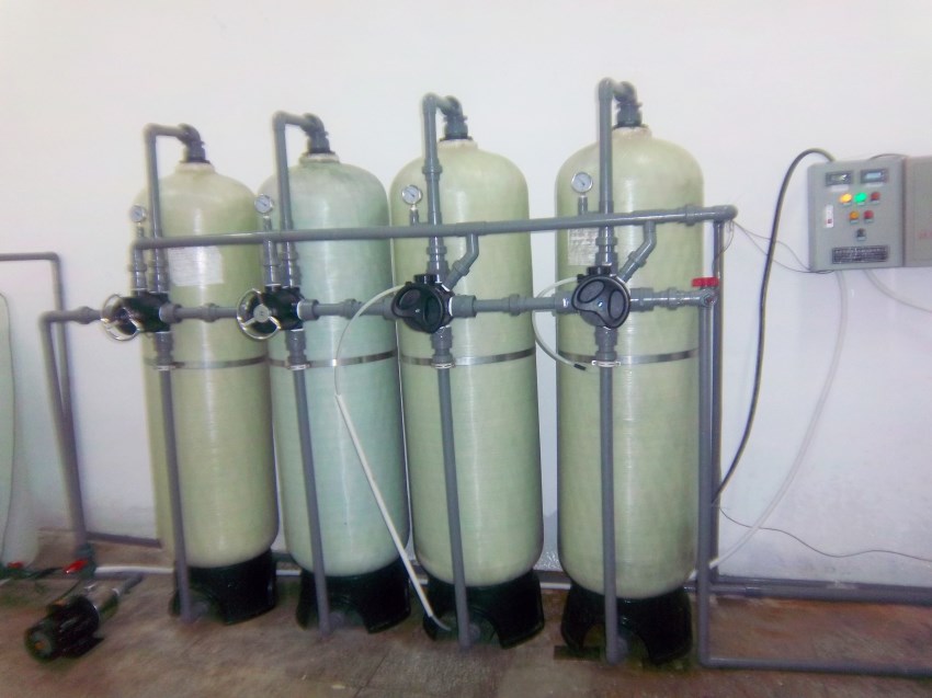 4T/H離子交換設(shè)備/陰陽離子交換器/工業(yè)離子交換純水機(jī)